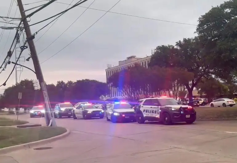 Mueren tres en tiroteo del cuartel del ICE en Dallas, Tx.