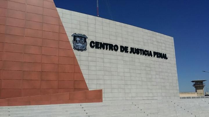 Ante juez pareja por despojo de inmueble