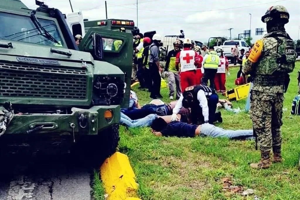 Choca camión militar que trasladaba reos