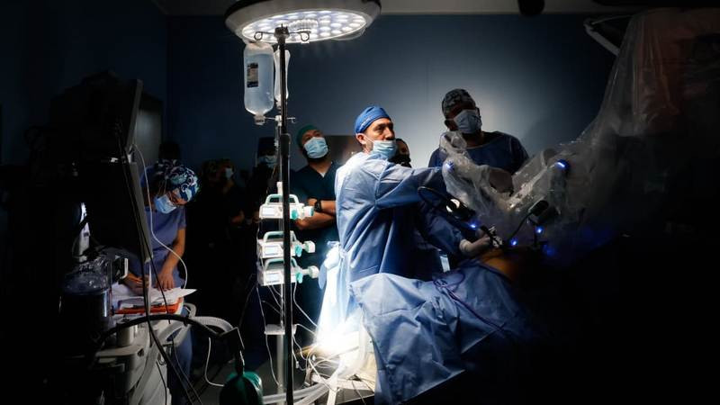 Opera Robot Da Vinci a 3 pacientes con cáncer
