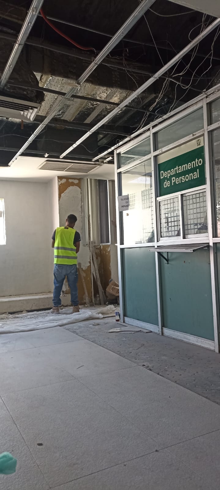 Remodelan fachada y sistemas en Clínica 9