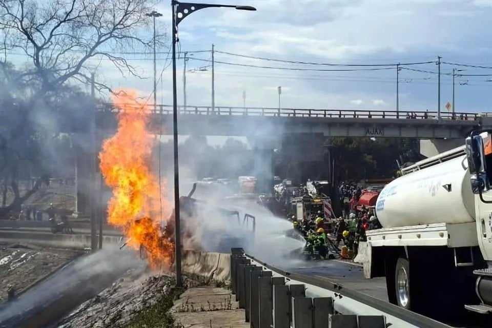 Dictamina FGJ exceso de velocidad de pipa