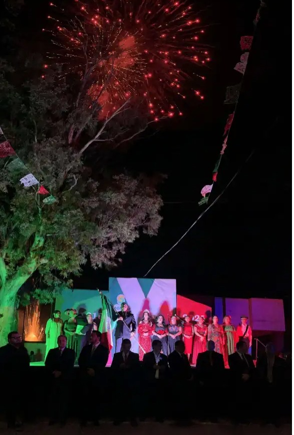 Da Chano Díaz su primer Grito de Independencia