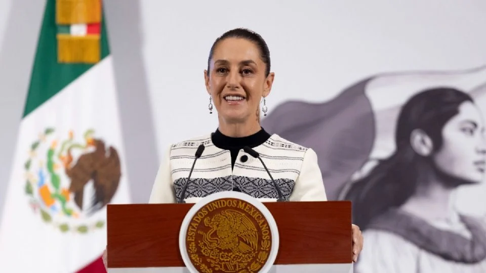 Sheinbaum adelanta que paquete económico 2026 elimina deducible de aportaciones bancarias al IPAB