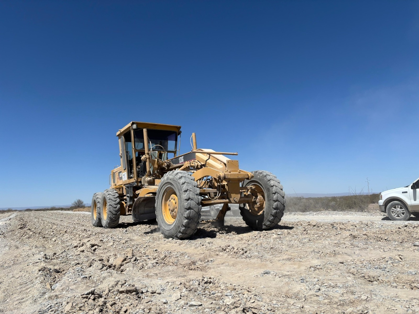 Invierte Parras 12.7 mdp en mantenimiento de caminos rurales