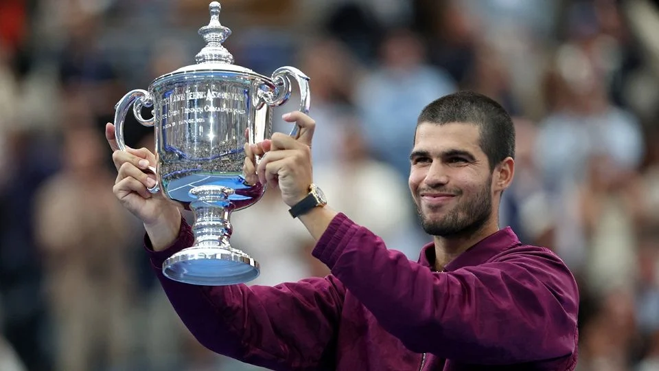 Alcaraz domina a Jannik Sinner y conquista de forma brillante el US Open en otra gran batalla