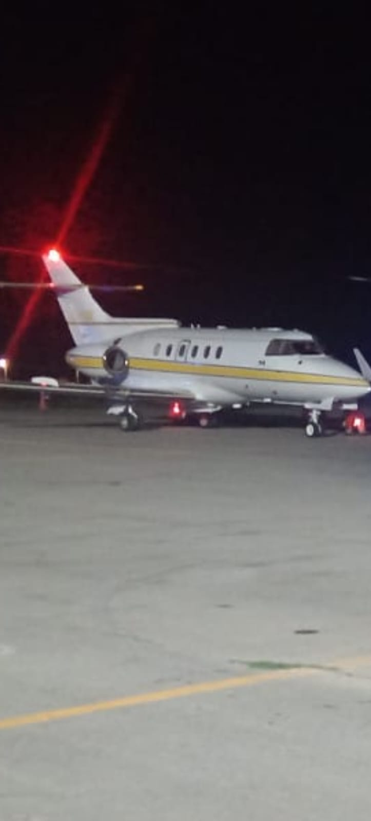 Aterriza Gerardo Ortiz en aeropuerto de Frontera