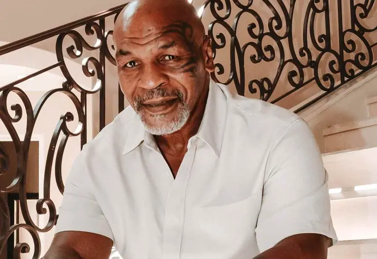 Mike Tyson y su hijo opinan sobre la pelea ‘Canelo’ vs. Crawford en Las Vegas