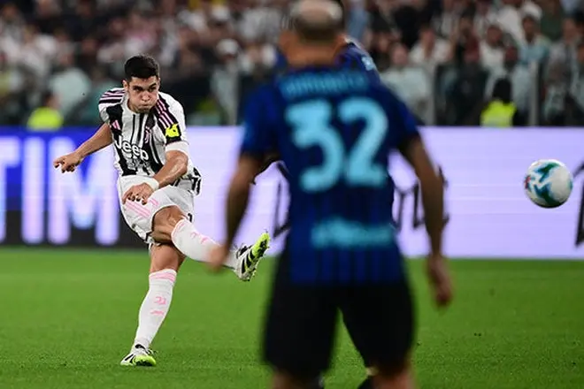 Juventus remontó al Inter en derbi espectacular