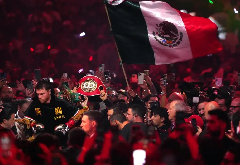‘Checo’ Pérez elogia a Canelo tras derrota