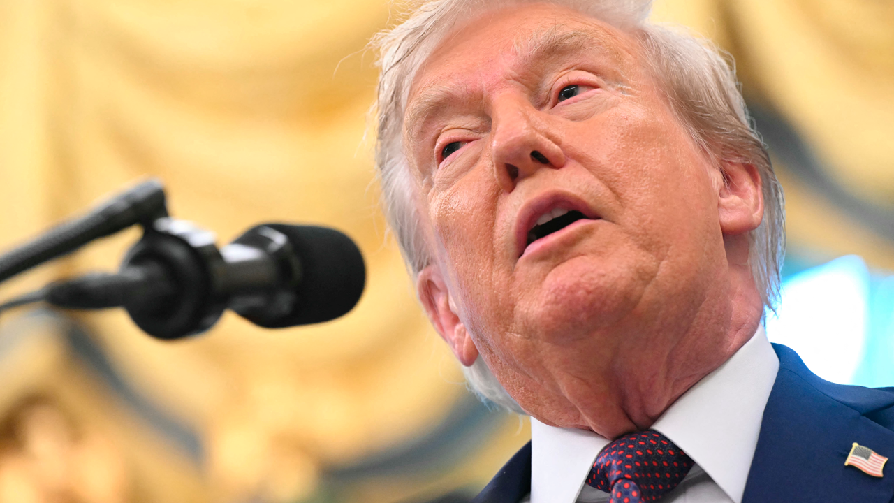 Trump afirma que ejército de EU atacó buque que transportaba dr0gas desde Venezuela