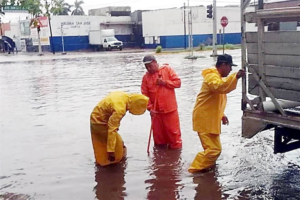 Afectan lluvias torrenciales al occidente y norte de México
