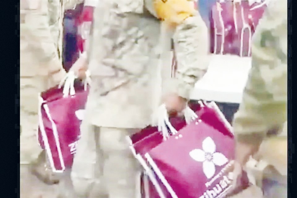 Defiende Armenta víveres en bolsas guinda en Puebla