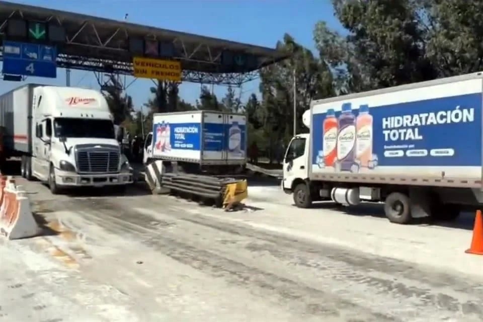 Liberan campesinos algunas carreteras