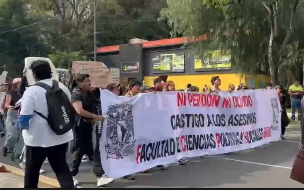 Marcha por el 68: del Zócalo a Tlatelolco