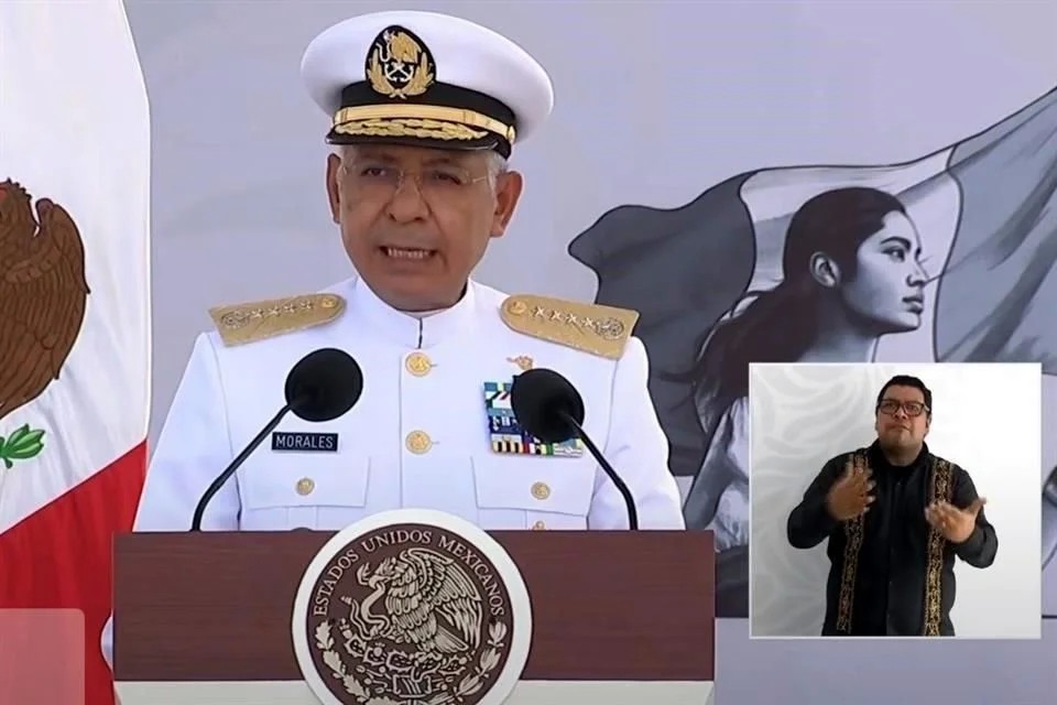 Armada nació para servir y permanecer firme: Almirante