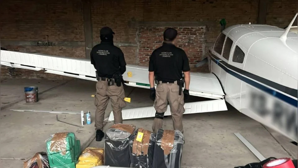 Aseguran avioneta y droga en aeródromo en Chiapas