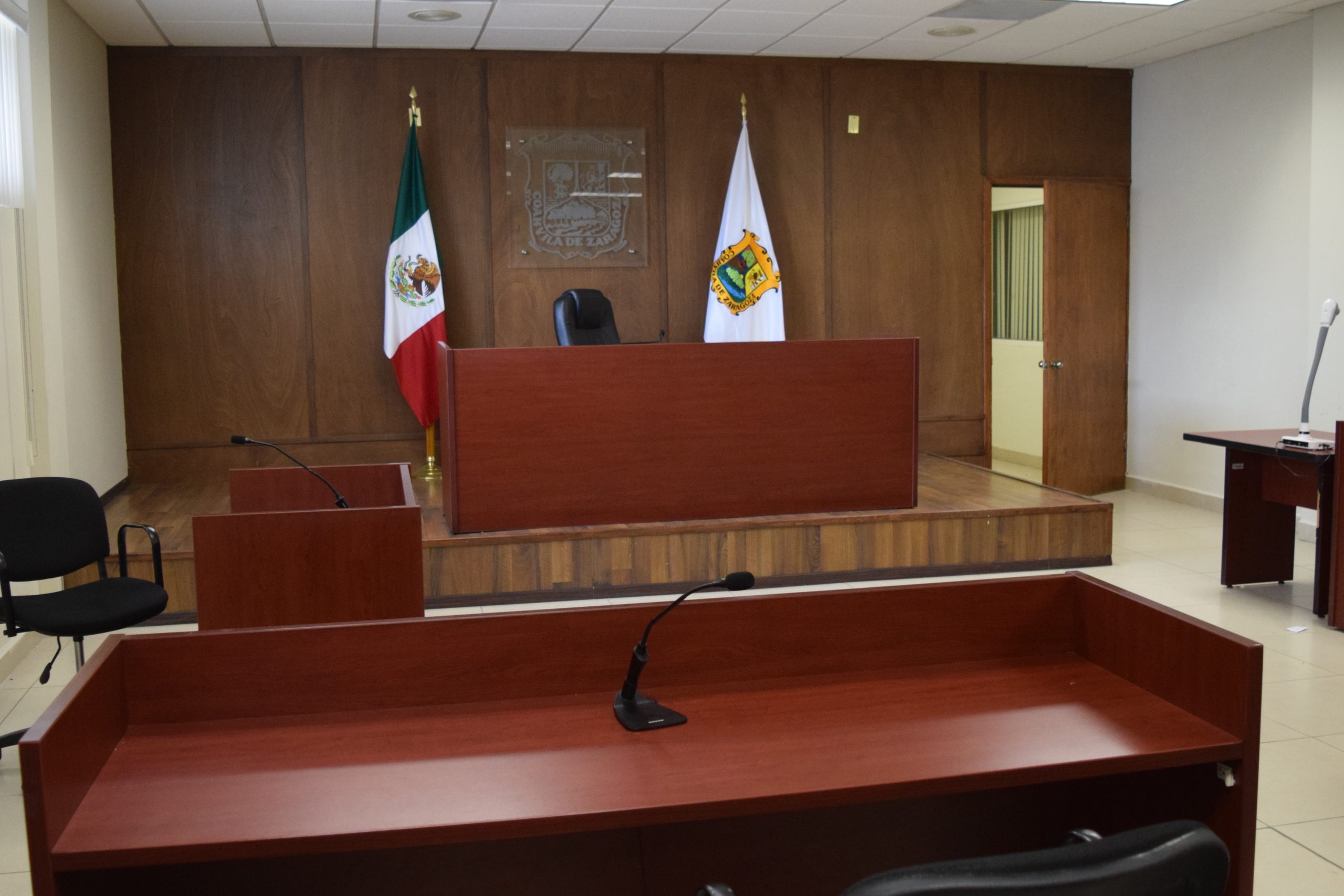 Vendió mecánico 2 autos de clientes