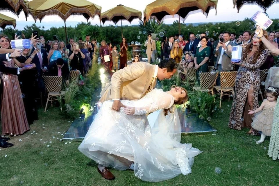 LILY Y ORLANDO: EL SÍ DE UNA BODA MÁGICA