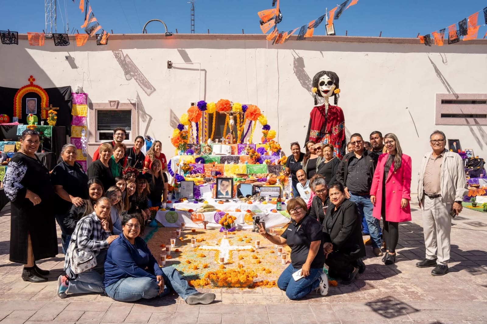 CELEBRA CASTAÑOS CON ORGULLO SUS TRADICIONES