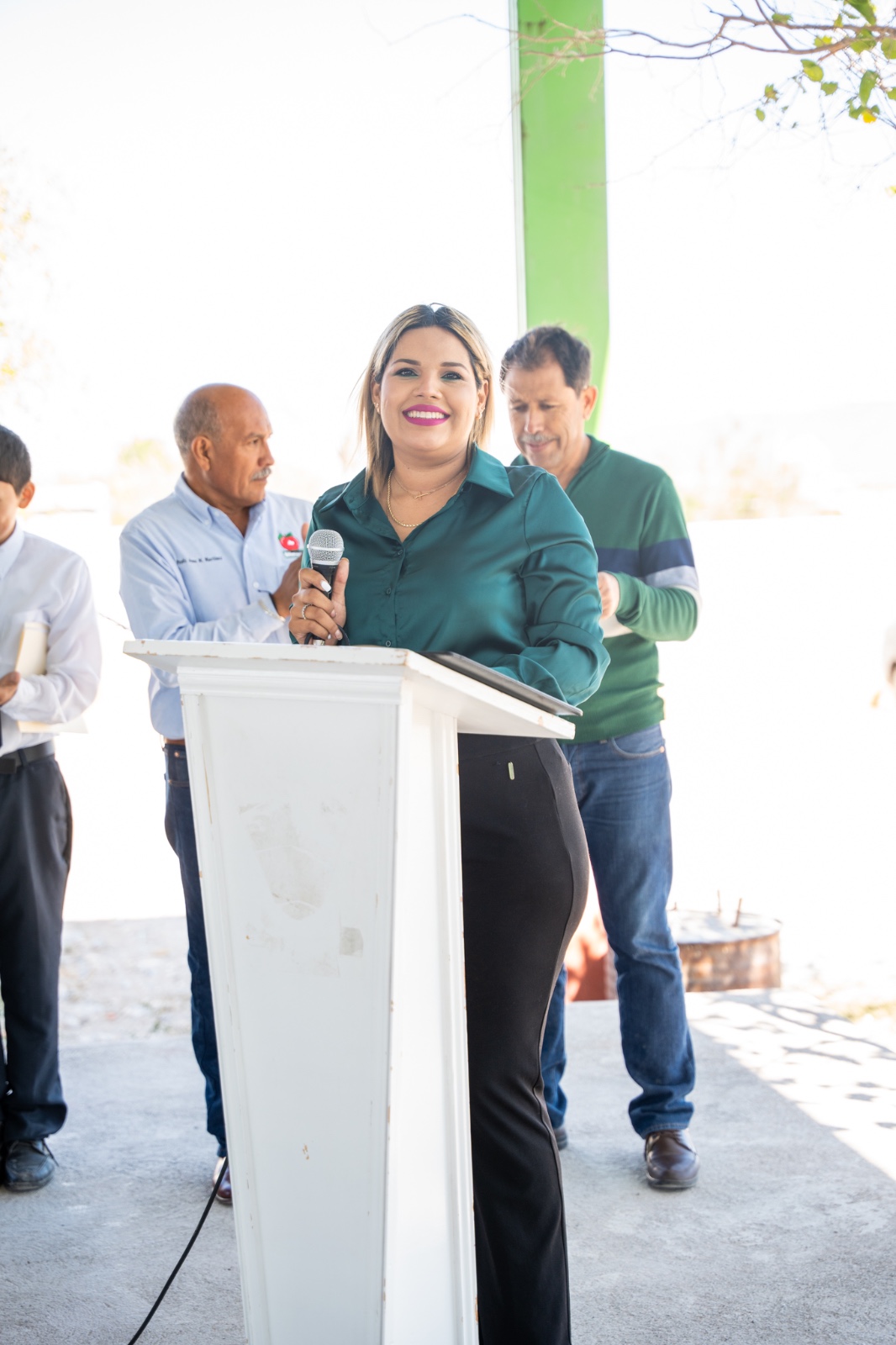 Entregan mobiliario escolar en la Primaria Niños Héroes