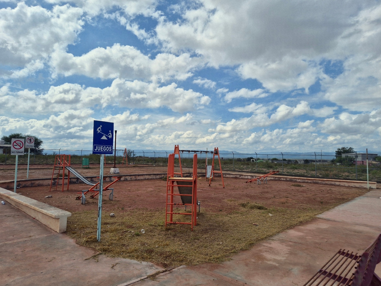 MANTIENE CASTAÑOS ACCIONES DE LIMPIEZA EN ESPACIOS DEPORTIVOS