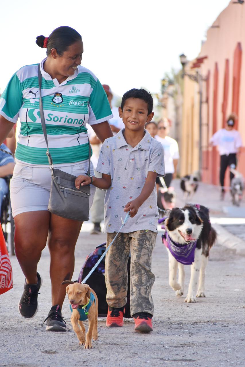 Une caminata familiar canina 3K a 4 Ciénegas