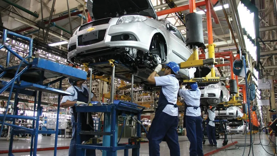 Esperan repunte en industria automotriz