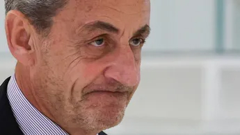 Dan 5 años de cárcel a ex presidente de Francia