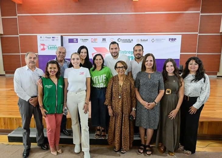 Entrega DIF Estatal 183 lentes gratuitos