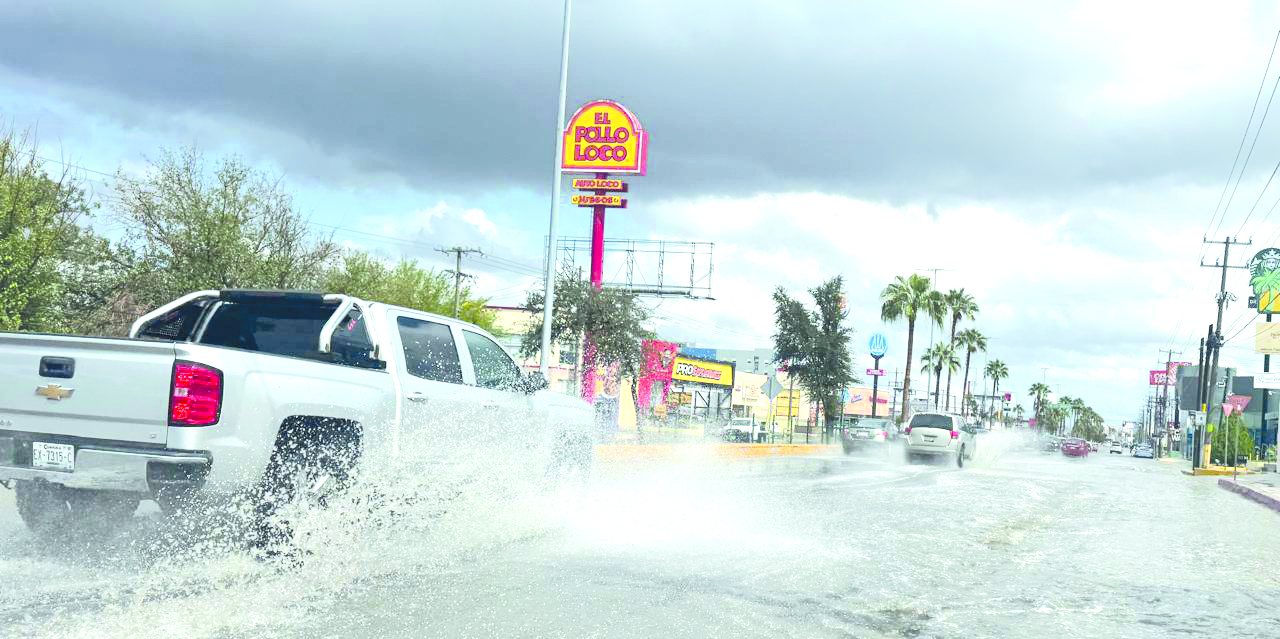 Se inunda Pape por sorpresiva lluvia