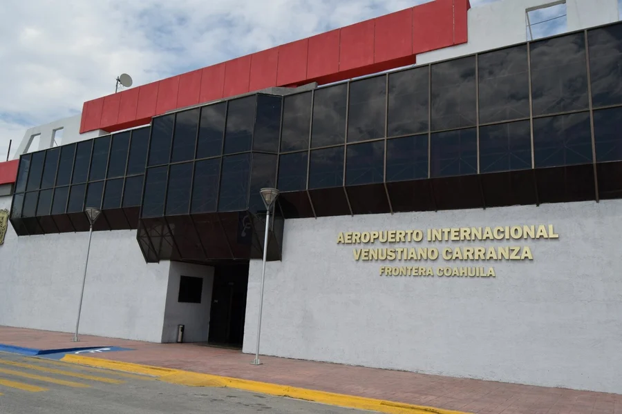 Pausan vuelos Monclova-Mty