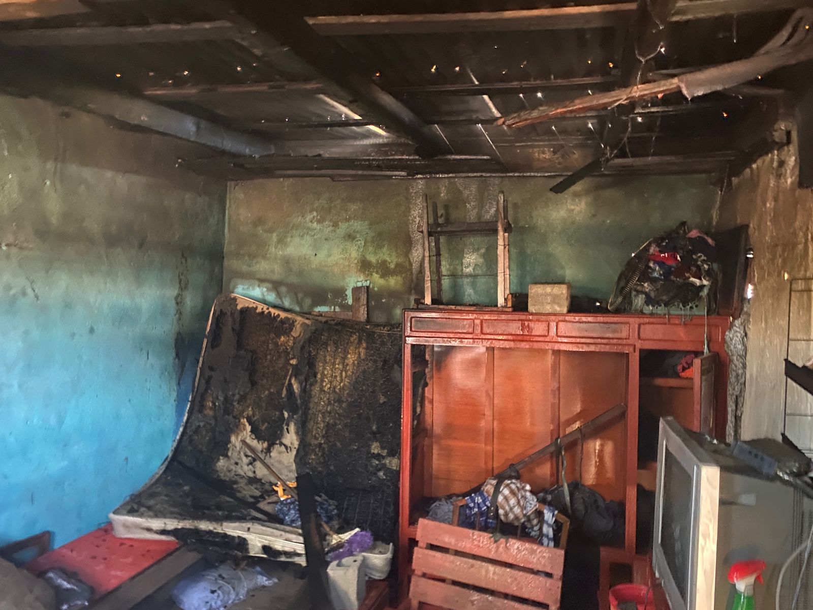 Quema la vivienda de sus papás en un arranque de ira