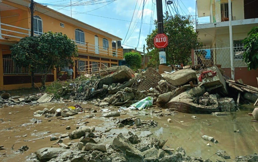 “Nos dejaron solos”: vecinos de Poza Rica