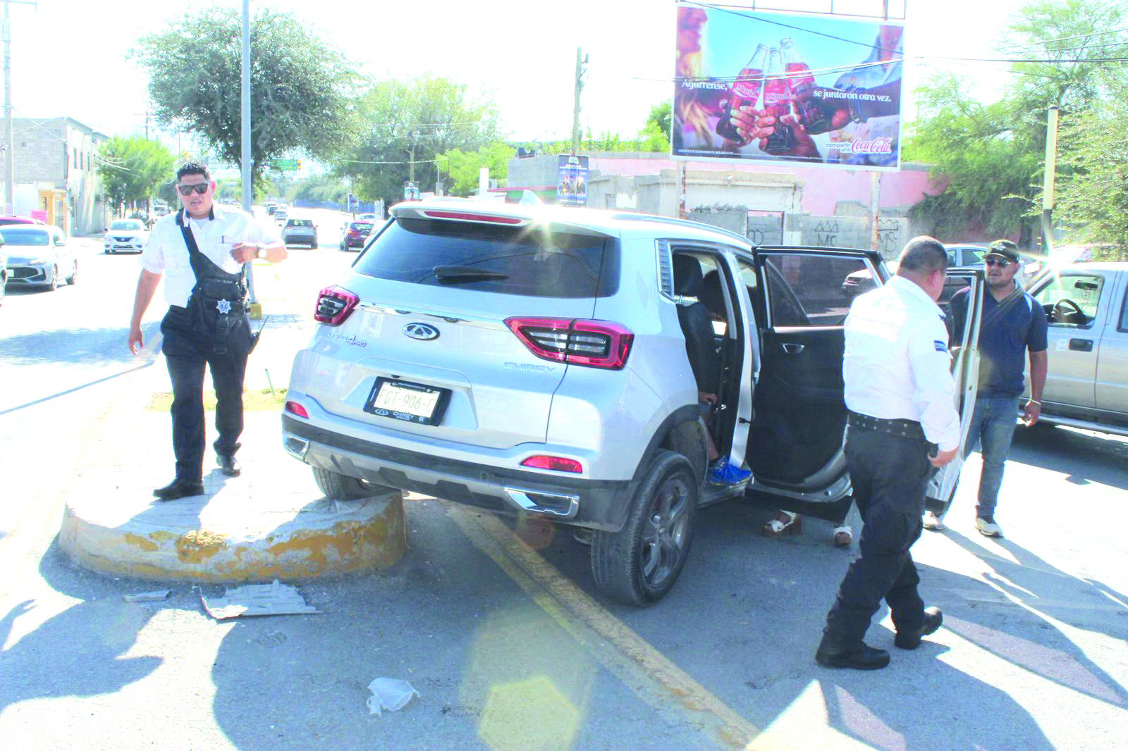 Por falla mecánica impacta otro auto
