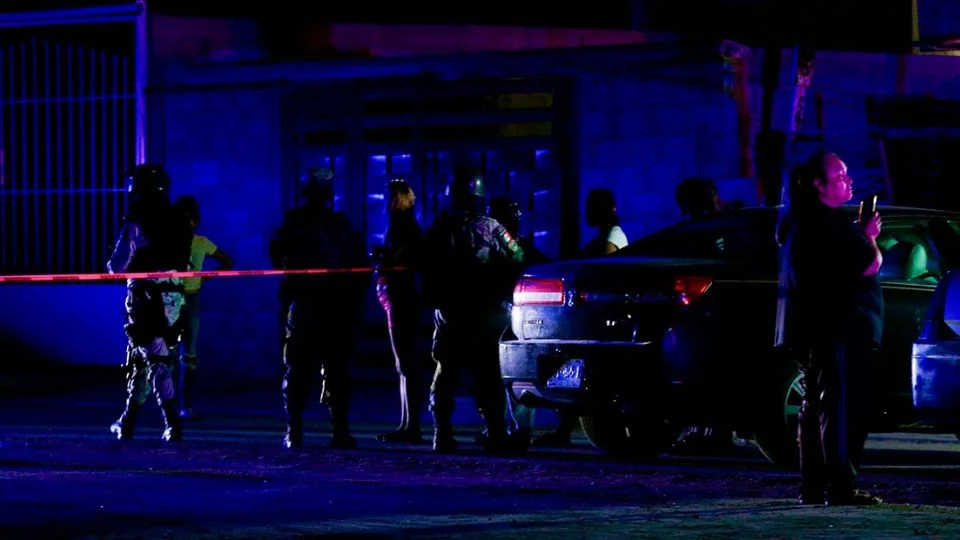 Sujetos armados irrumpen en fiesta en Puebla y asesinan a cuatro personas