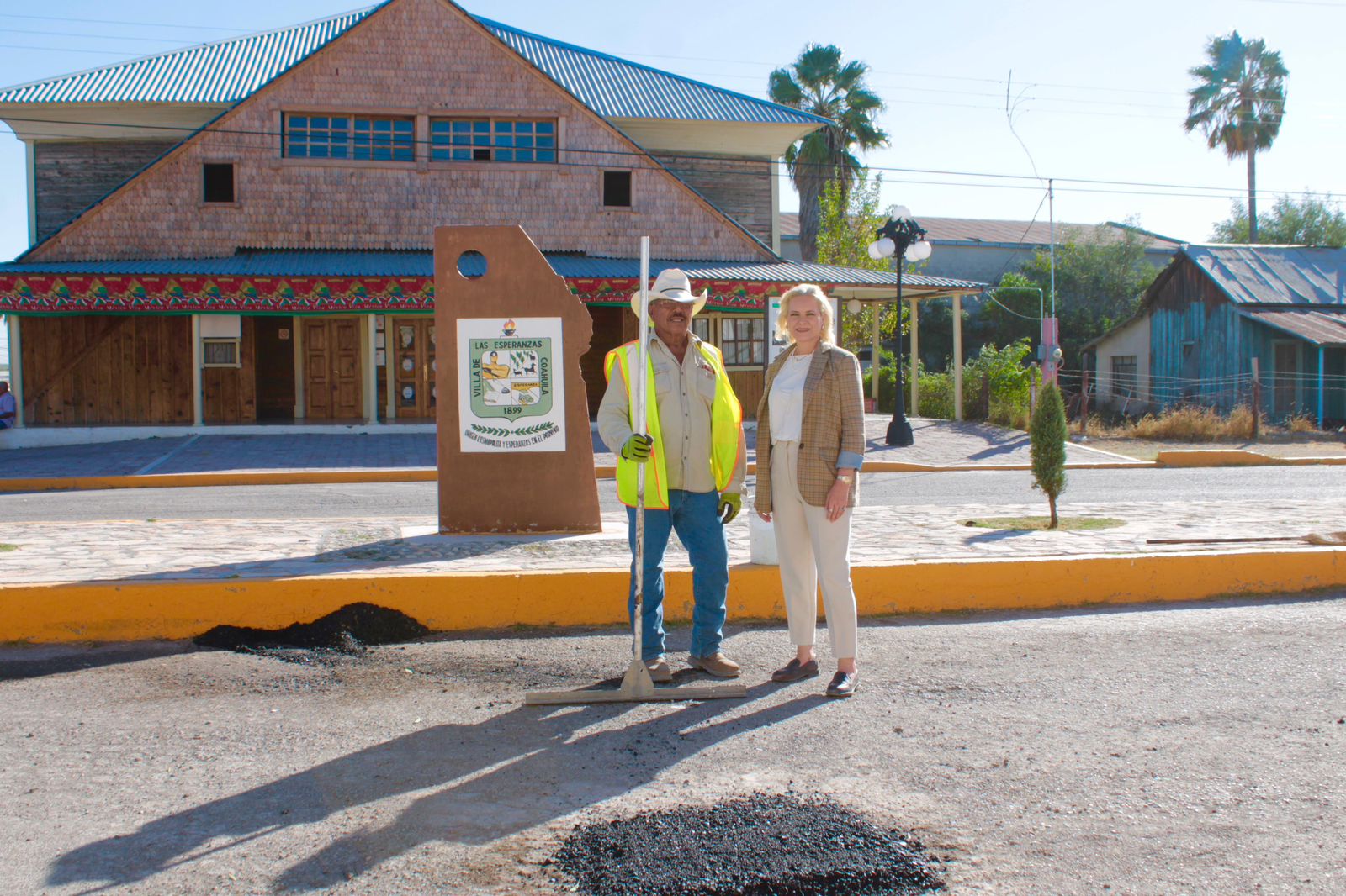 Supervisa Laura avances en Villa de las Esperanzas