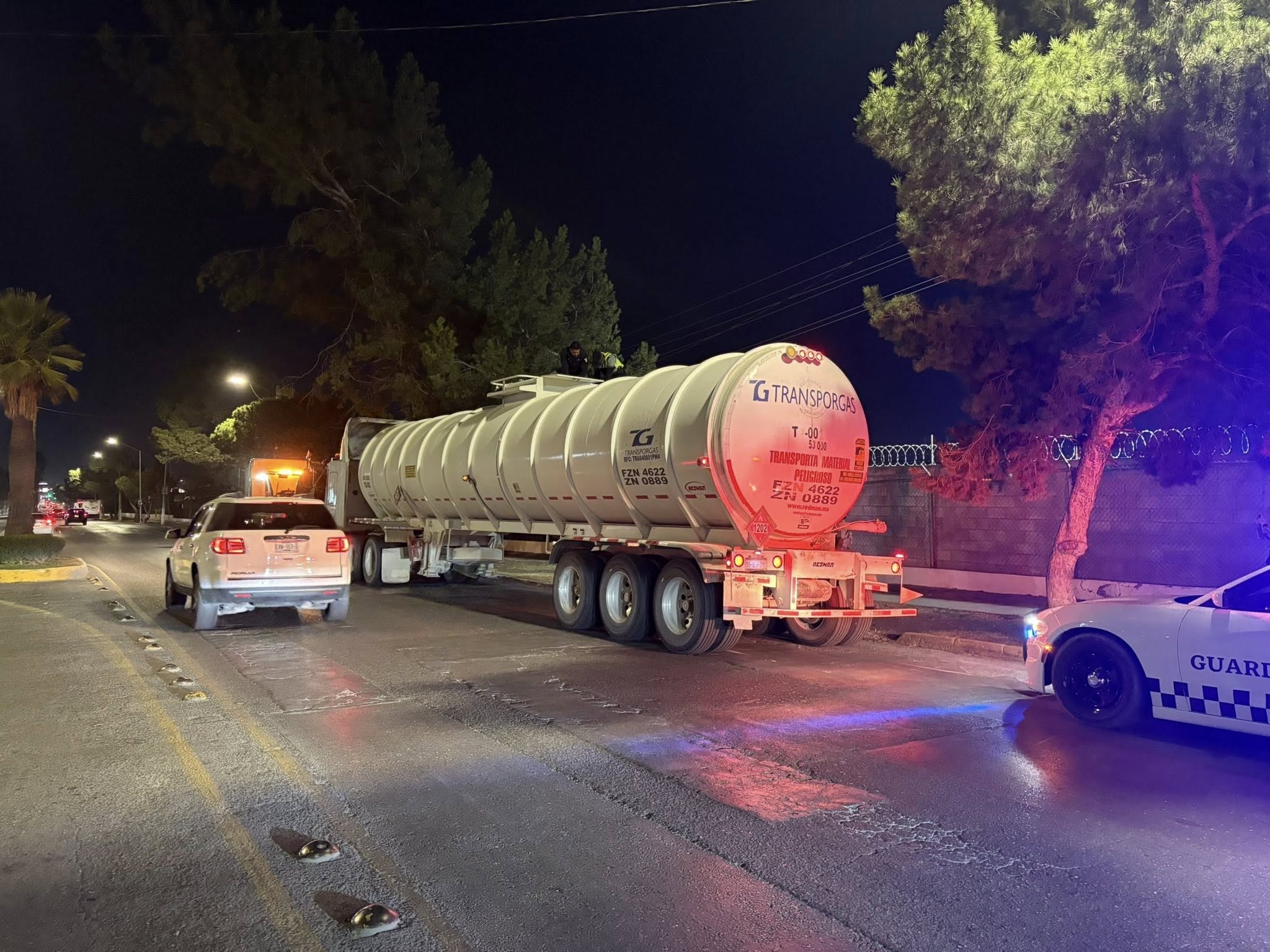 Aseguran pipa con 50 mil litros de combustible ilegal