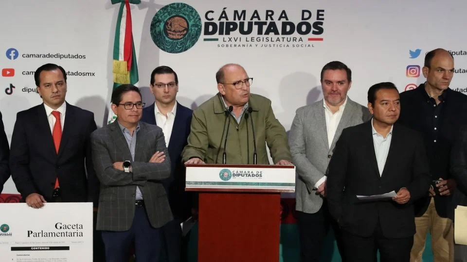 “En Morena acumulan arte y maletas de dinero”
