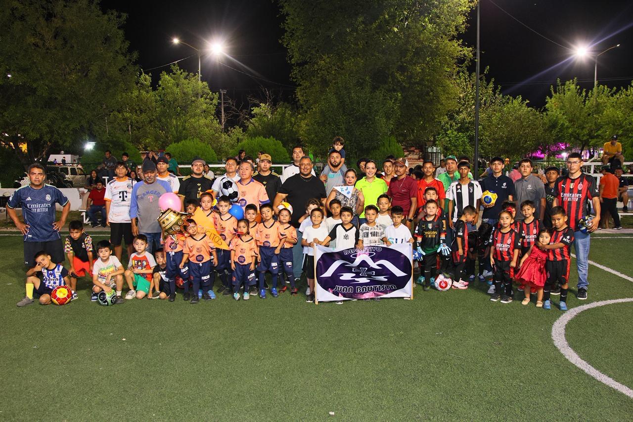 Dedican ligas deportivas al presidente Chano Díaz