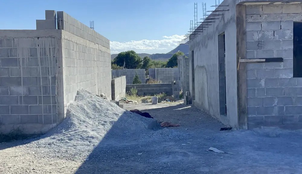 Encuentran a hombre con grave herida en la cabeza