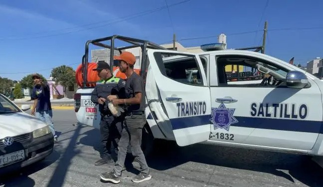 Arrolla y mata tráiler a ciclista