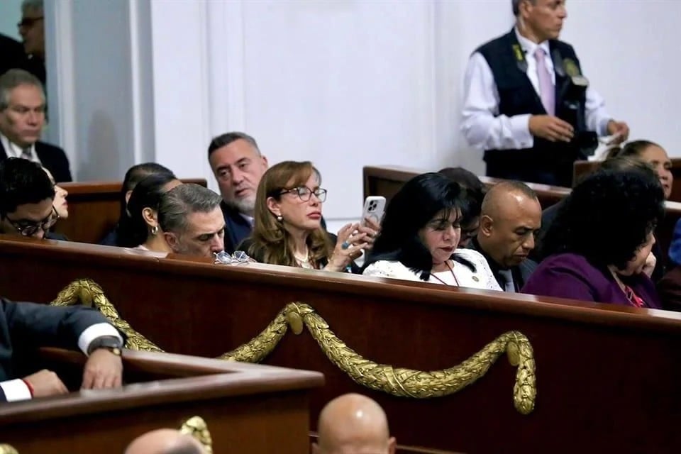 Sergio Mayer se duerme en Informe de Brugada