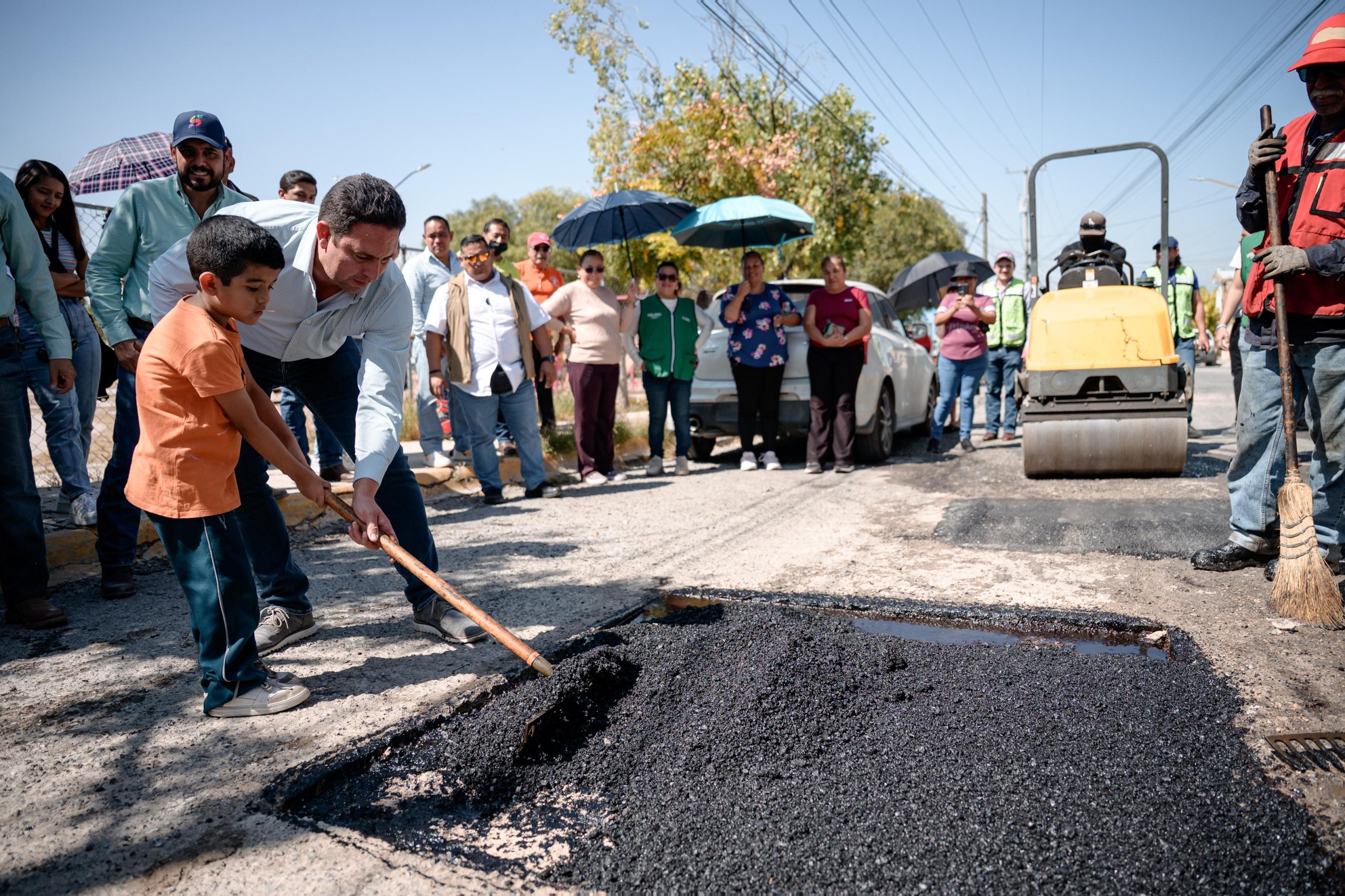 Supervisa Javier labor de “Aquí Andamos”