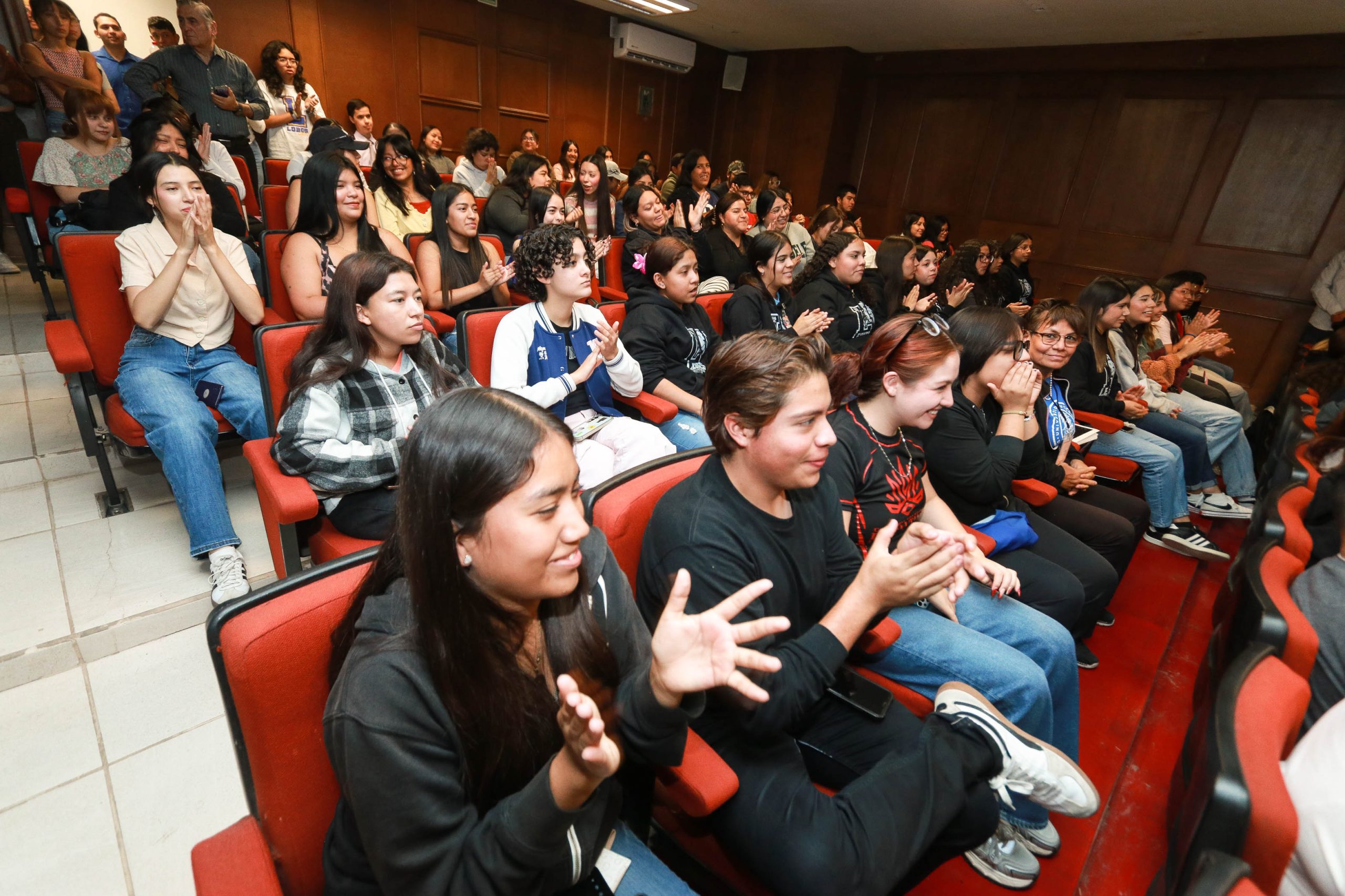 Equipan a facultades de la Unidad Sureste