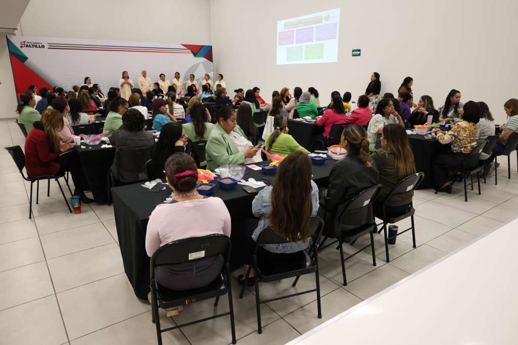 Realizan mujeres prótesis de mama artesanales
