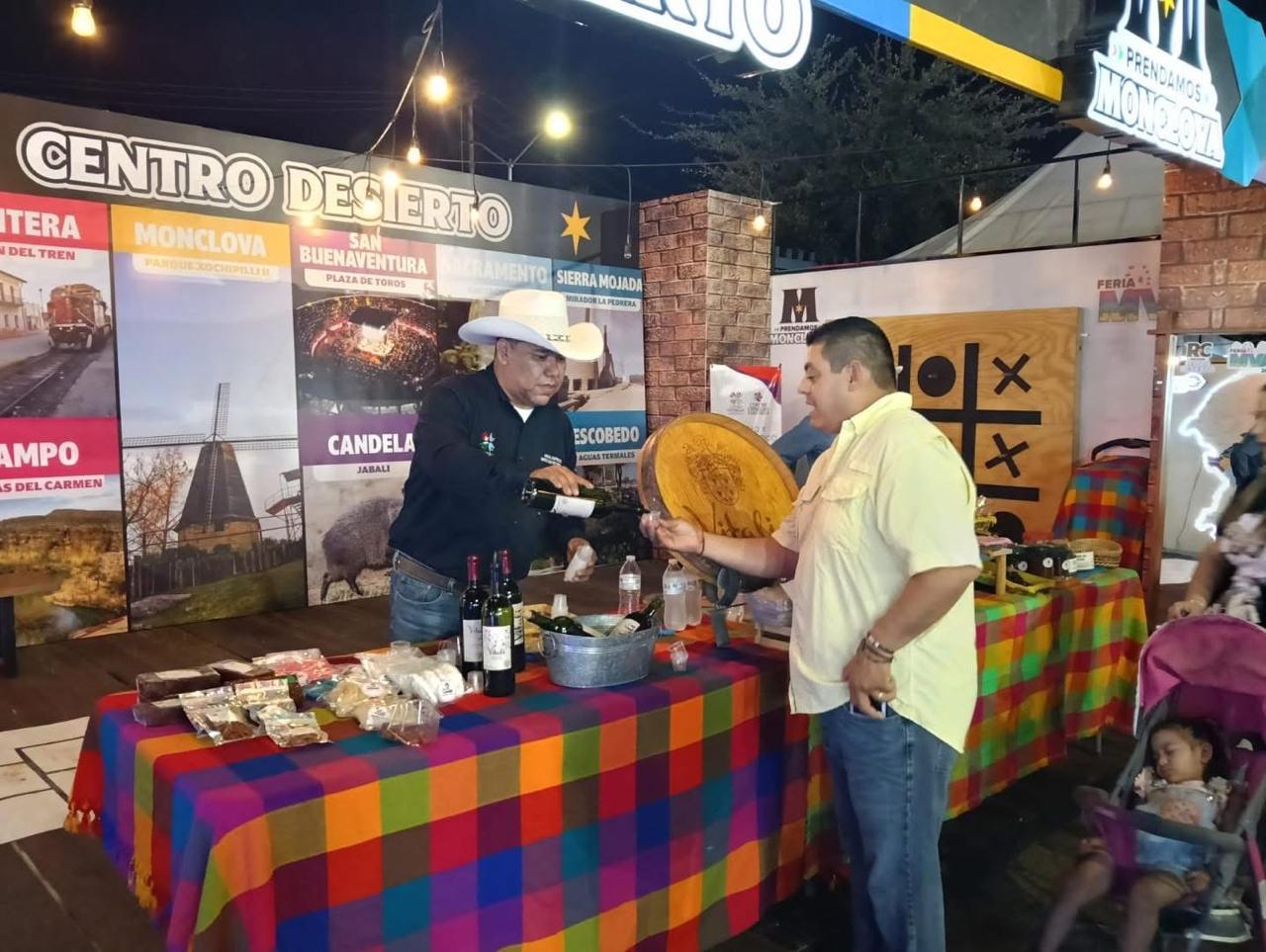 Destaca 4-Ciénegas en Stand de Feria Monclova