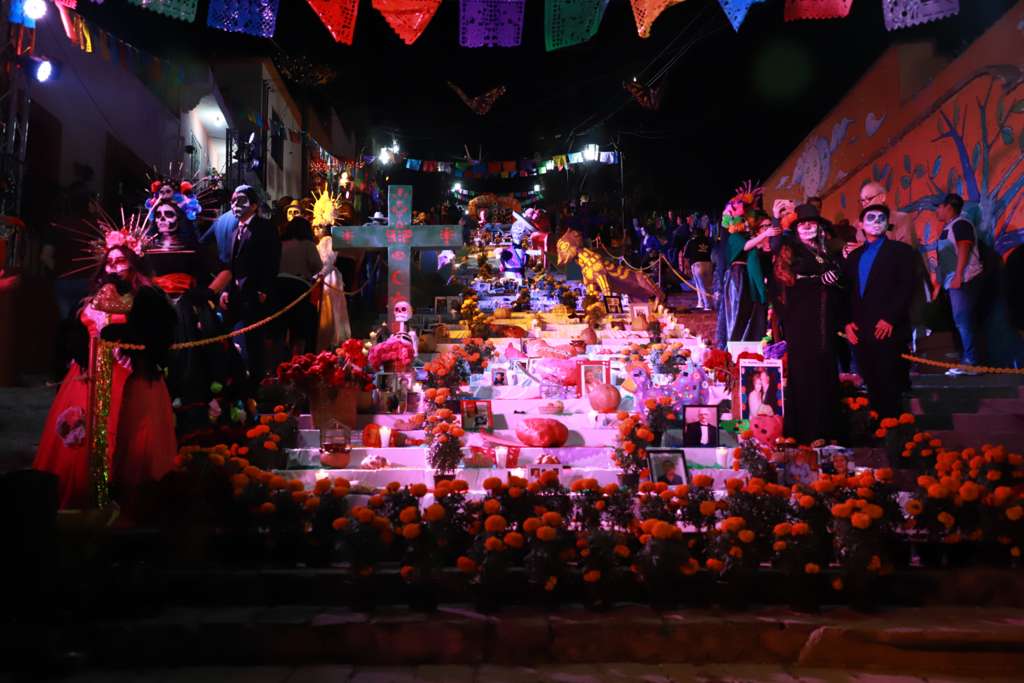 Invita Javier Díaz a la inauguración del altar monumental en Santa Anita
