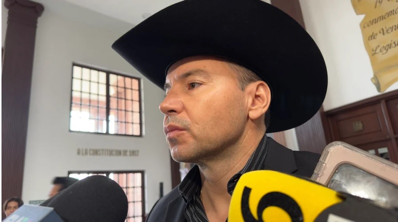 Rastrea Tony Flores órdenes de captura