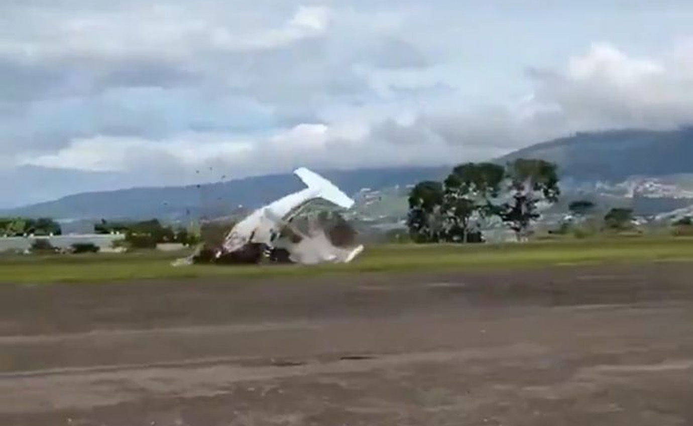 Avioneta se estrella al despegar en Venezuela; se reportan dos fallecidos